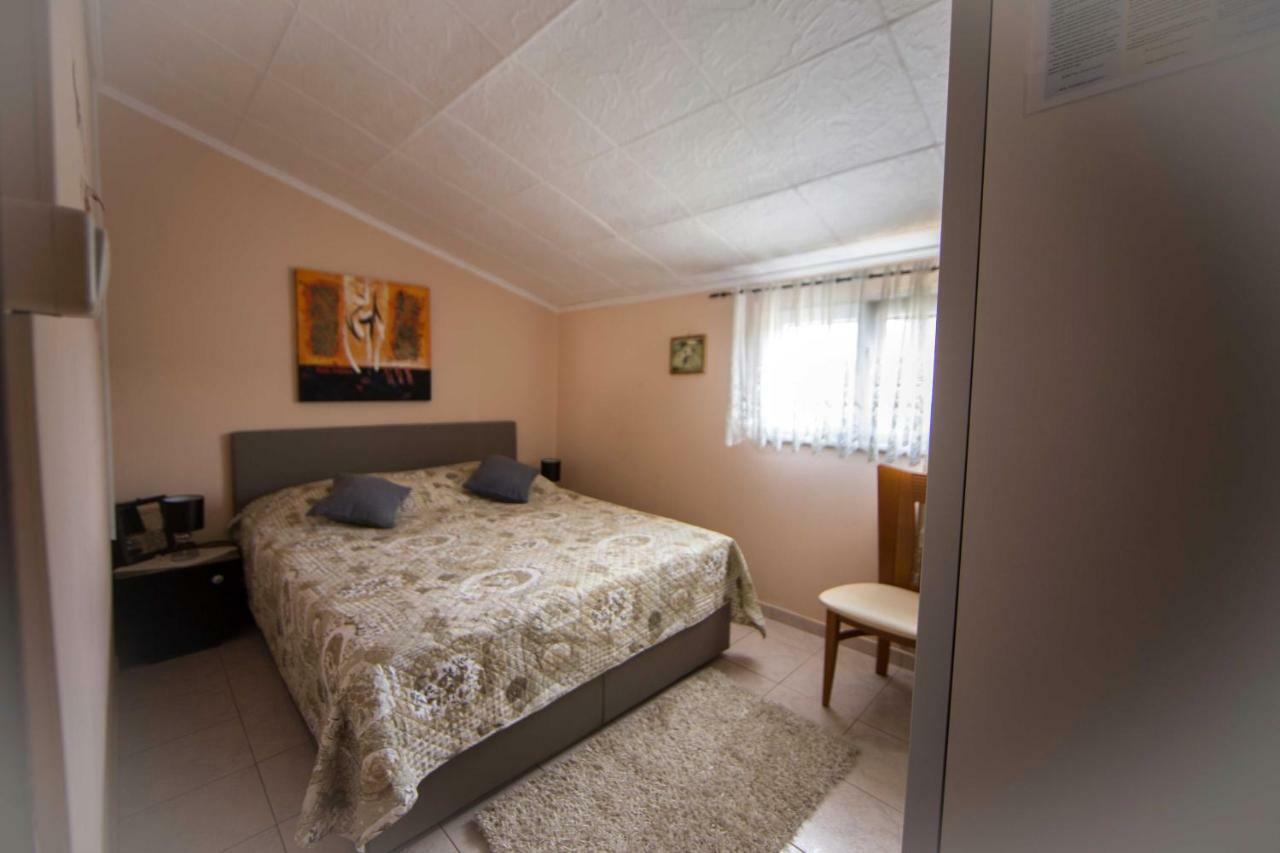 Holiday House Rusticana Sali, Dugi Otok Near Np Kornati Екстер'єр фото